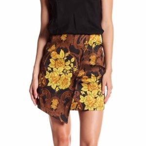 NWOT Missguided Rose Asymmetric Mini Skirt